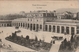 SO 19-(54) TOUL - LA GARE - CALECHES , ATTELAGES - 2 SCANS - Toul