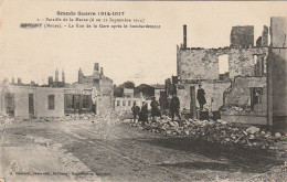 SO 20 -(55)GUERRE 1914/1917 - REVIGNY - LA RUE DE LA GARE APRES LE BOMBARDEMENT- 2 SCANS - Revigny Sur Ornain