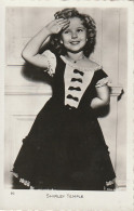 SO 27 - SHIRLEY TEMPLE - PORTRAIT DE L' ENFANT STAR - FOX FILM -  2 SCANS - Entertainers