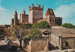 QU 27-(30) UZES - BATIMENT DE LA VICOMTE , TOUR DE L'HORLOGE  , DONJON DIT TOUR BERMONDE - CHAPELLE - Uzès