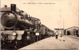 SELECTION -  ANZIN  -  La Gare - Arrivée D'un Train. - Anzin