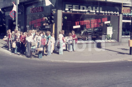 1977 F.E.DAHL TOYOTA CORONA 1600 CAR STAND OSLO NORGE AMATEUR 35mm DIAPOSITIVE SLIDE Not PHOTO No FOTO NB4109 - Diapositives