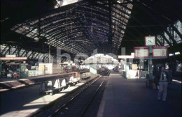 1970s TRAIN STATION KOLN GERMANY 35mm ORIGINAL AMATEUR DIAPOSITIVE SLIDE Not PHOTO No FOTO NB4112 - Diapositive