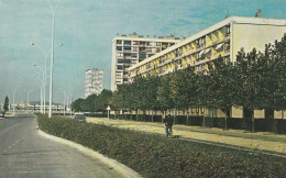 GENNEVILLIERS . - LE QUARTIER DU FOSSE DE L' AUMONE (1050 Logements). Le Boulevard - Gennevilliers