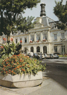 CLICHY . - L'Hôtel De Ville. CPM Pas Courante - Clichy