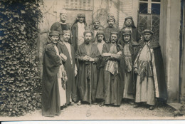 Carte-Photo : Groupe De Caïds Arabes (Ca 1910) - Costume - Afrique