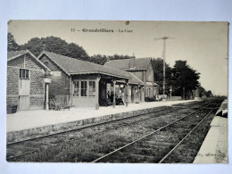 CPA GRANDVILLIERS (60) - La Gare - BE/TBE - Grandvilliers