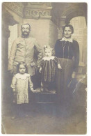 Cpa Carte-photo Soldat & Sa Famille ( Photo Pierron Tarascon ) (état) - Characters