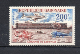 GABON  PA  N° 51   NEUF SANS CHARNIERE COTE  5.50€    AEROPORT AVION - Gabon (1960-...)