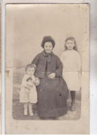 Carte Photo  Montfleur Barézia Mme Pauline Saillard Et Ses Petites Filles   Réf 29982 - Personnes Identifiées