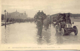 CPA - INONDATIONS DE PARIS - LE GRAND PALAIS - Paris Flood, 1910