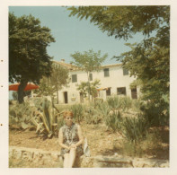 PHOTO ORIGINALE AL 2 - FORMAT 8.8 X 8.8 - ALPES MARITIMES - BIOT - LA VALLEE VERTE - 1970 - Places