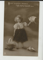 ENFANTS - LITTLE GIRL - MAEDCHEN - Jolie Carte Fantaisie Fillette Avec Oiseaux " BEST EASTER WISHES " - Portraits