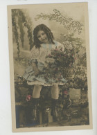 ENFANTS - LITTLE GIRL - MAEDCHEN - Jolie Carte Fantaisie Fillette Et Fleurs - Portretten