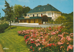 TE 3-(61) BAGNOLES DE L' ORNE - BAR " APRES L' ONDEE " , PLACE ALBERT CHRISTOPHE - CARTE COULEURS - 2 SCANS - Bagnoles De L'Orne