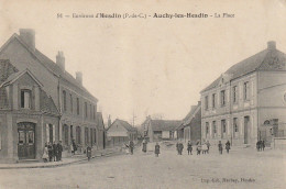 TE 8-(62) ENVIRONS D' HESDIN - AUCHY LES HESDIN - LA PLACE - ANIMATION - 2 SCANS - Hesdin