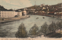 TE 22-(69) LYON - VUE SUR LA SAONE , VERS LE QUAI  PIERRE SCIZE - CARTE COLORISEE - 2 SCANS - Sonstige & Ohne Zuordnung