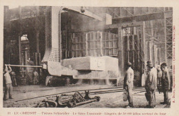 TE 23-(71) LE CREUSOT- USINES SCHNEIDER - LE GROS LAMINOIR - LINGOTS DE 50000 KILOS SORTANT DU FOUR- ANIMATION - 2 SCANS - Le Creusot