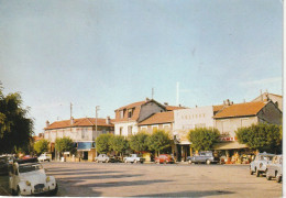 UR 8-(77) VILLEPARISIS - PLACE MATTEOTI  - CINEMA COLISEE - AUTOMOBILES - CARTE COULEURS - 2 SCANS - Villeparisis