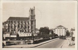 UR 9-(78) MANTES SUR SEINE - L' ENTREE DU PONT - VEHICULES - 2 SCANS - Mantes La Jolie