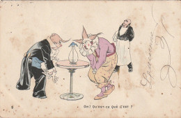 UR 26- " OH ! QU' EST CE QUE C' EST ? " - CARTE HUMORISTIQUE AVEC MAITRE D' HOTEL , CLOWNS ET SYPHON (N°2)) - 1900-1949