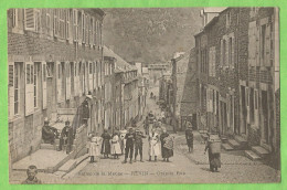 TOU030   CPA  REVIN (Ardennes)   Grande Rue - Animation   +++++ - Revin