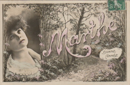 VE 12- " BONNE ANNEE " - CARTE FANTAISIE  (ORANOTYPIE )- PORTRAIT FEMME AVEC PRENOM " MARTHE " - DECOR SOUS BOIS - Nouvel An