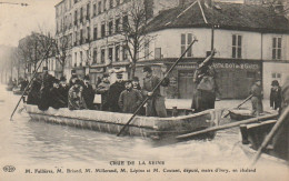 VE 19-(94) CRUE DE LA SEINE - M. FALLIERES  , M. MILLERAND , M .COUTANT , DEPUTE MAIRE D' IVRY EN CHALAND - 2 SCANS - Ivry Sur Seine