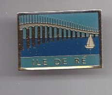 Pin's Ile De Ré En Charente Maritime Dpt 17  Réf 1811 - Ciudades