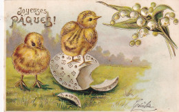 UR Nw41- " JOYEUSES PAQUES " - COUPLE DE POUSSINS SORTIS DE L'OEUF - MUGUET - DORURE - CARTE GAUFREE  - Pasqua