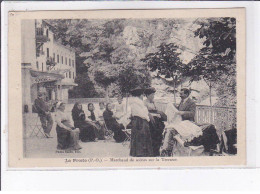 LA PRESTE: Marchand De Soiries Sur La Terrasse - Très Bon état - Autres & Non Classés