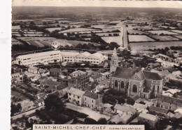 UR Nw-(44) SAINT MICHEL CHEF CHEF  - LE BOURG , L'EGLISE ET L'USINE MODERNE DES GALETTES ST MICHEL - VUE AERIENNE - Saint-Michel-Chef-Chef