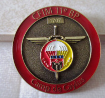 INSIGNE ARMEE DE TERRE ." COINS "- CENTRE DE FORMATION MILITAIRE DE CAYLUS - CCH CHARRENTON - NUMÉRO :   N°  1707 - NEUF - Landmacht