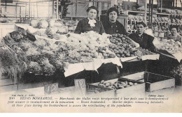 REIMS Bombardé - Marchands Des Halles Restés à Leur Poste Sous Le Bombardement - Très Bon état  - Reims