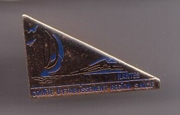 Pin's SNCF Nantes Comité D'Etablissement Région SNCF Réf 369 - TGV