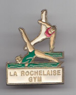 Pin's La Rochelaise Club De Gym à La Rochelle En Charente Maritime Dpt 17 Réf 5414 Barres Parallèles Cheval D'arçon - Cities