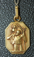 Beau Pendentif Médaille Religieuse Plaqué Or Années 30 (Art Déco) "Saint Christophe" - Religion & Esotericism