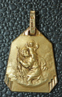 Beau Pendentif Médaille Religieuse Plaqué Or Années 30 (Art Déco) "Saint Christophe" - Godsdienst & Esoterisme