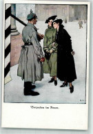 39870406 - Zwei Junge Frauen Bestaunen Wachtposten In Feldgrauer Uniform Verlag Der Lustigen Blaetter Serie VII Nr. 2 W - Wennerberg, B.