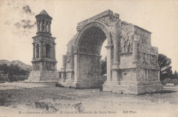 D73. Vintage Postcard. L'Arc Et Mausolee De Saint Remi. Environs D'Arles. - Sonstige & Ohne Zuordnung