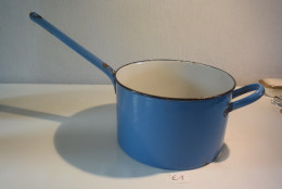 E1 Très Grande Casserole En émaillé Bleu - Luminaires & Lustres