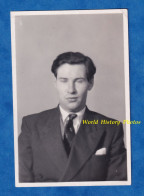 Photo Ancienne - Portrait D'un Homme Aveugle ? - Regard étrange - Malade ? Handicape ? - Effet Bizarre Costume Garçon - Anonyme Personen