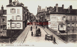 CPA ABBEVILLE - SOMME - LA RUE SAINT VULFRAN - ATTELAGES - Abbeville