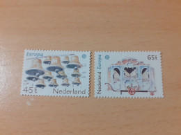 TIMBRES   EUROPA   1981  PAYS-BAS   N  1156  /  1157   COTE  2,00  EUROS    NEUFS  LUXE** - 1981