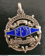 Magnifique Médaille Pendentif De Motard Argent Poinçonné "Fédération Française De Motocyclisme / FFM" Moto - Moto