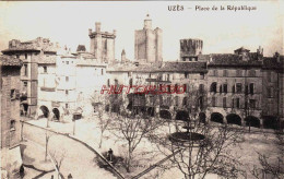 CPA UZES - GARD - PLACE DE LA REPUBLIQUE - Uzès