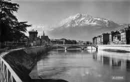 GRENOBLE  Les Quais De L'isere Et Le Moucherotte  8   (scan Recto-verso)MA2267Bis - Grenoble