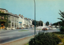 Châtellerault  Boulevard Boussac Et Rond Point De La Poste  10   (scan Recto-verso)MA2272Ter - Chatellerault