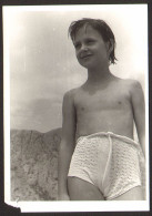 Girl On Beach   Old Photo 7x10 Cm # 41185 - Anonymous Persons