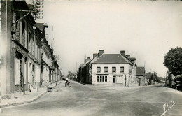 61* MOULINS LA MARCHE  Route De La Gare   CPSM  (format 9x14cm)    RL25,1605 - Moulins La Marche